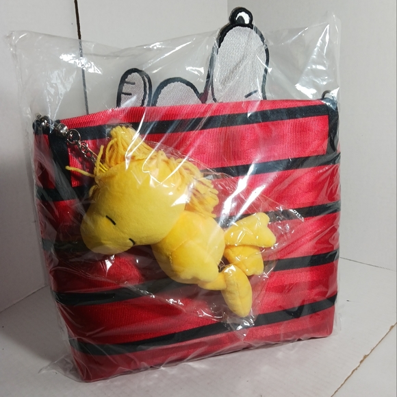 Harveys Peanuts Snoopy Doghouse Bag w/ Plush Purse Crossbody - Picture 2 of 2